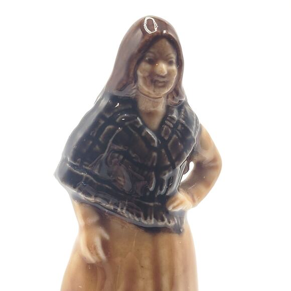Vintage Wade Eileen Oge Irish Song Figurine 1970s Ceramic Collectible Irish Folk - Picture 3 of 6